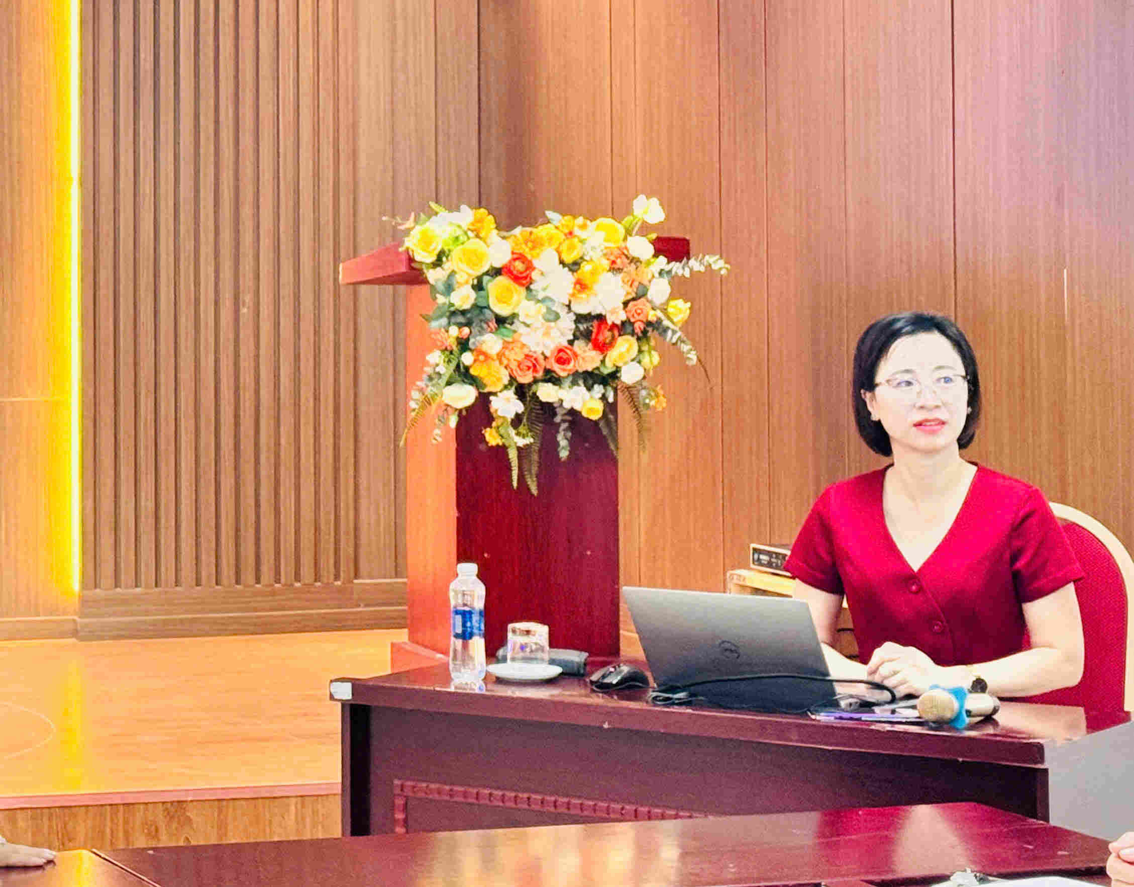 BỒI DƯỠNG CHUYÊN MÔN: ỨNG DỤNG TRÍ TUỆ NHÂN TẠO TRONG QUẢN LÝ VÀ GIẢNG DẠY